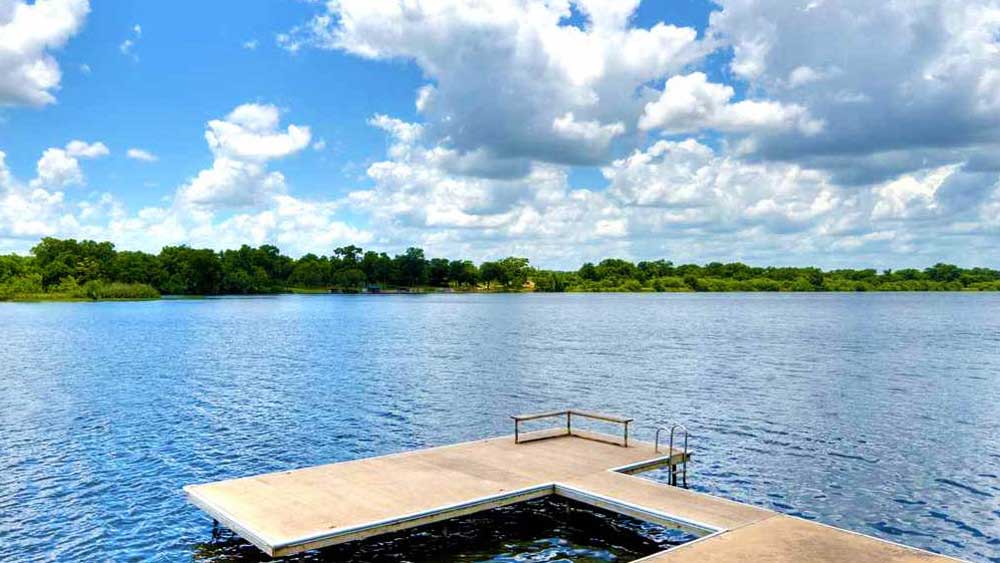 Lake near Meadowlakes, Texas | FixDoor